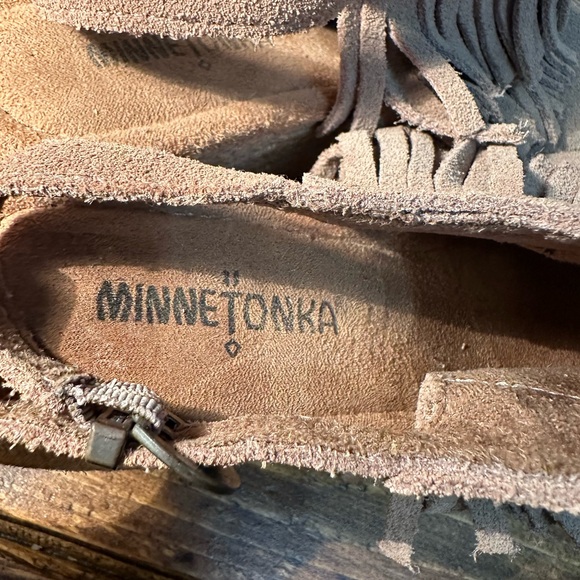Minnetonka Ashley Leather Fringe Espadrille Wedge Sandals Women’s 8 Taupe Boho - Picture 7 of 9